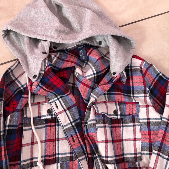 Flannel 🔥🔥🔥 - Picture 1 of 3